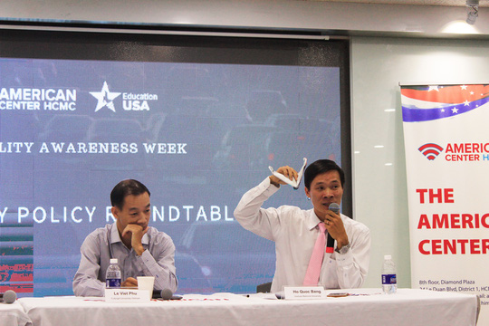 Tại[-]sao[-]lại[-]đánh[-]thuế[-]vào[-]giá[-]xăng[-]để[-]bảo[-]vệ[-]môi[-]trường?